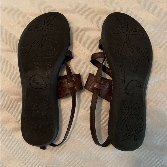 b.o.c. Women's Brown Strappy Sandals - Picture 2 of 5